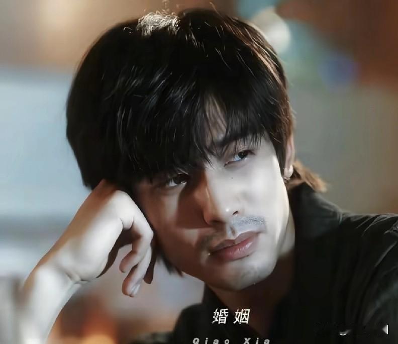 宋威龙没胡子的时候我没get到，这有了胡子，怎么一下子这么性张力十足呢。他这个