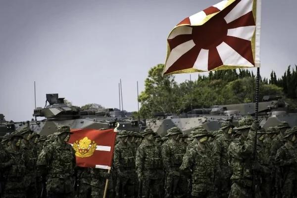 日本彻底疯了？很多人以为东京是在以卵击石，错了！真相是，日本正在复刻当年偷袭