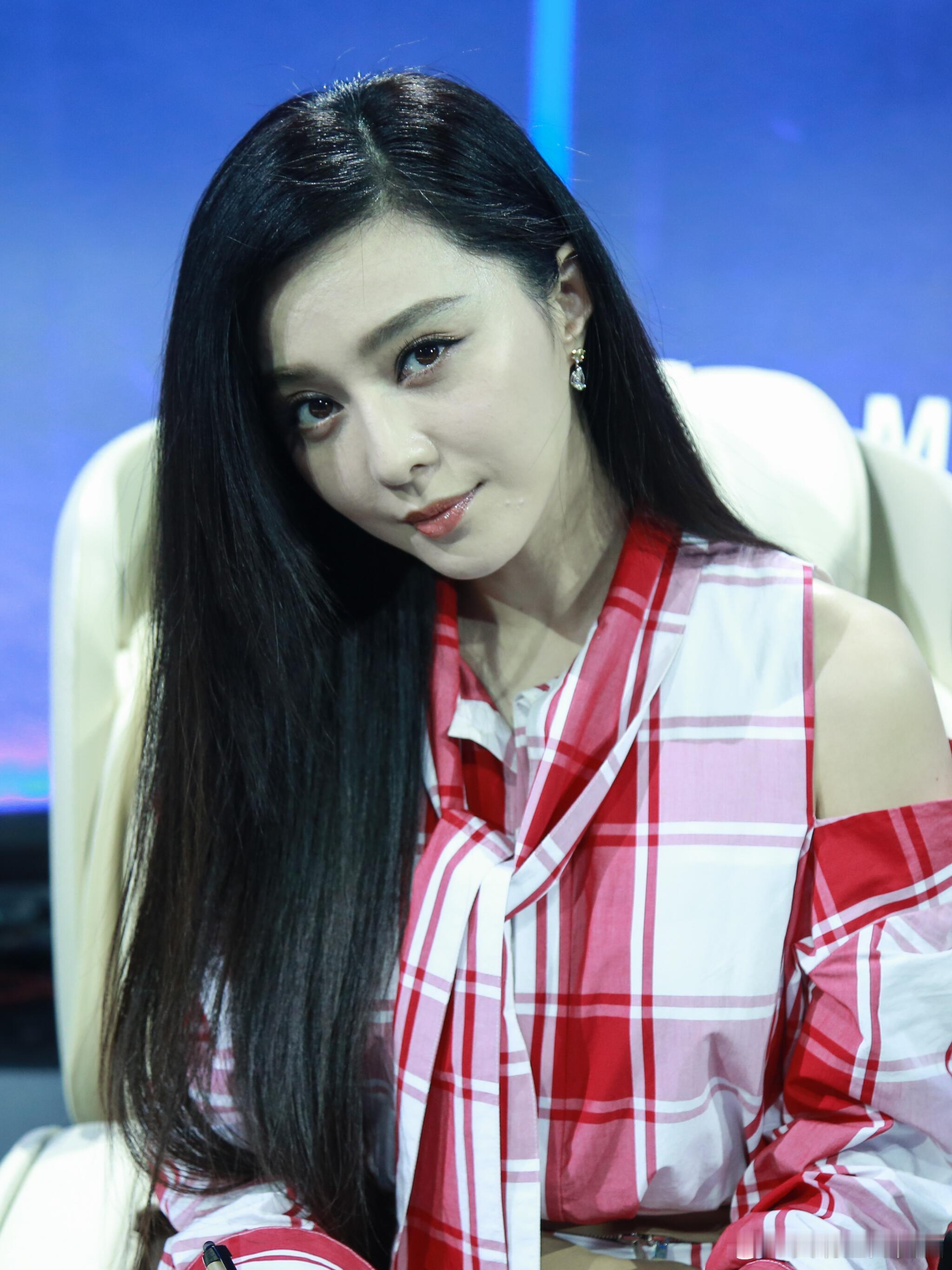 范冰冰怼脸诱惑妈妈级别