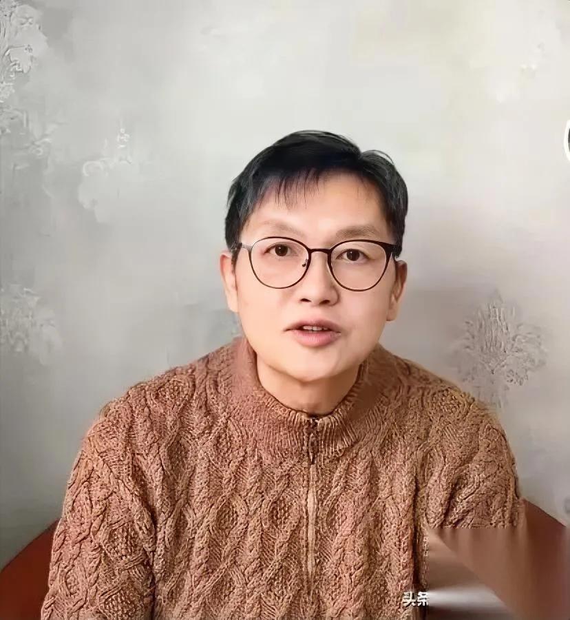 复旦教授竟替日本说话？真相撕开他的真面目！这位顶着复旦退休教授头衔的冯玮