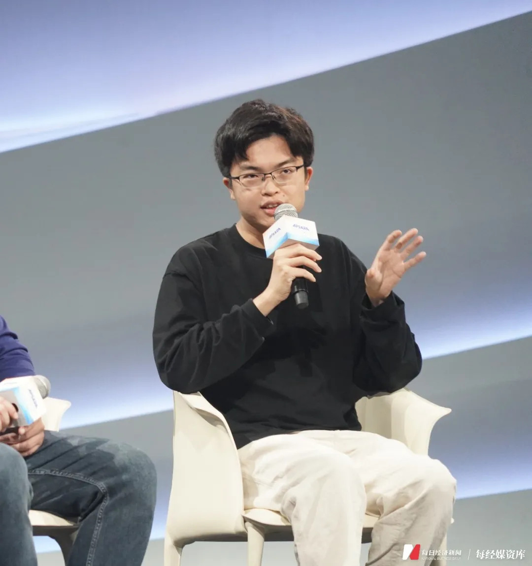 #月之暗面回应创始人谣言#【月之暗面Kimi紧急声明：网传关于创始人及员工的信息