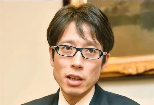 日本明治天皇的玄孙竹田恒泰，12月13日晚上发文狂言“中华人民共和国是世界上最野