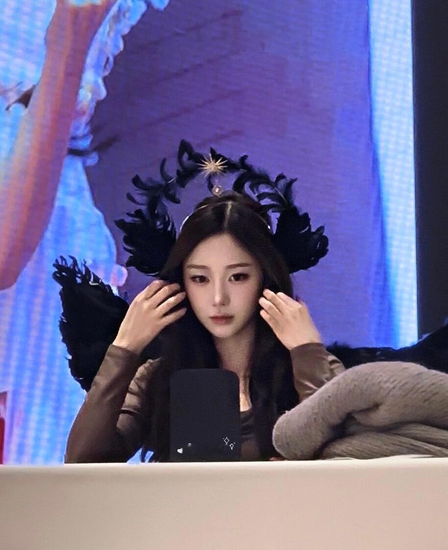 这几张的giselle有玉面狐狸相….🪭​​​