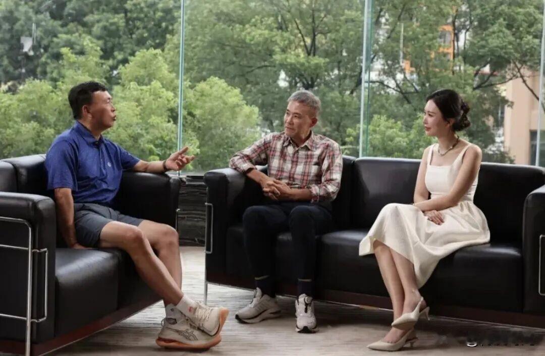 段永平、巴菲特、王石田朴珺于投资和商业圈声名远扬巴菲特是投资界传奇价值投资