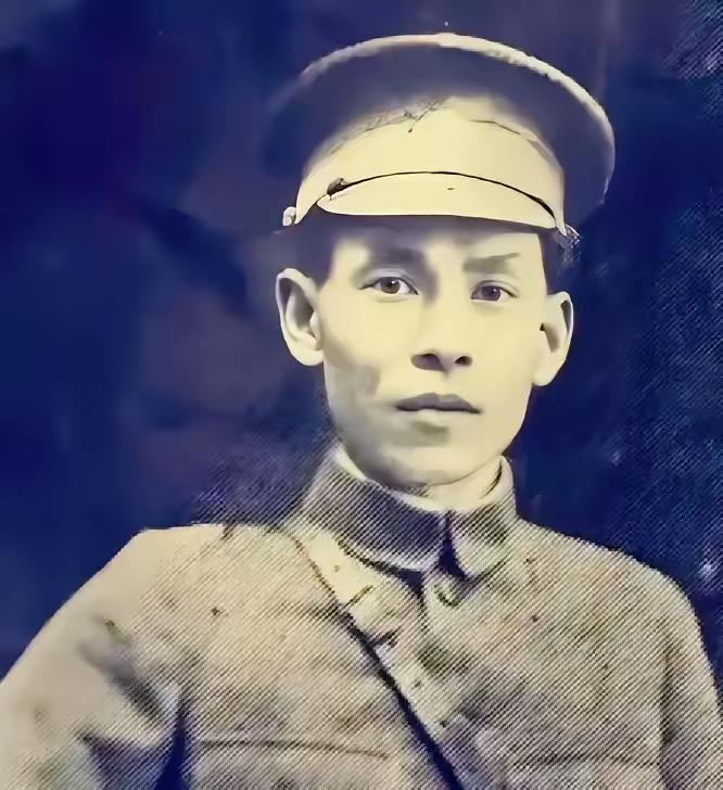 1921年，杜月笙带着30000大洋来找卢小嘉，求他放了黄金荣，但卢小嘉却说道：
