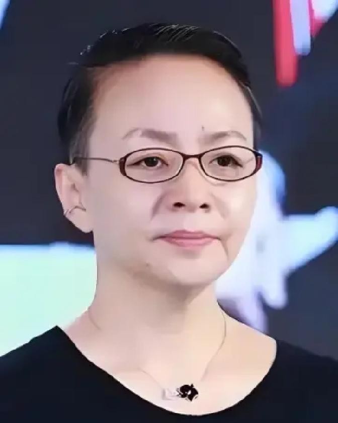 宋丹丹说：“2017年，我和章子怡在一个节目发生过矛盾，回到家里，我越想越气，就把她的联系方式删掉了