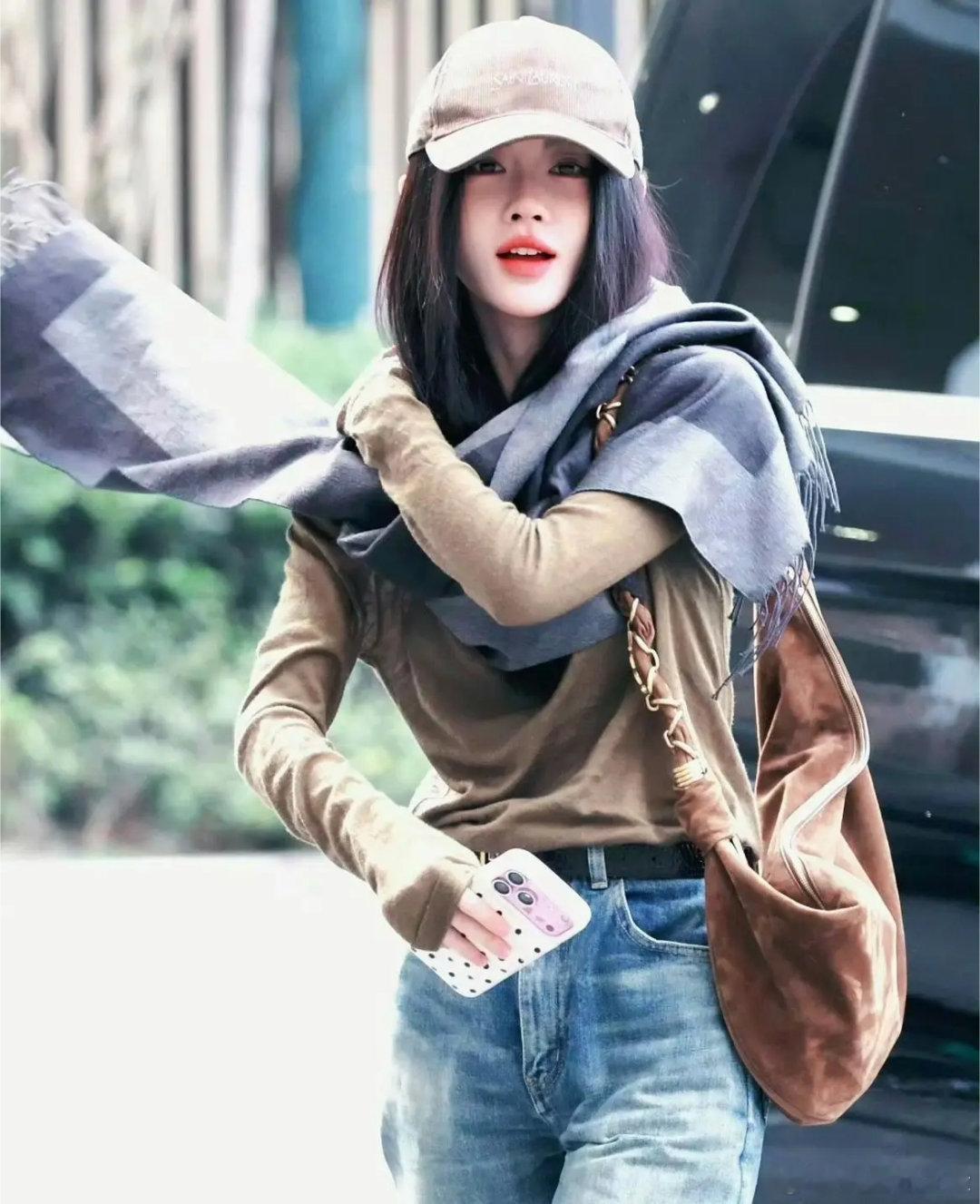 你可以说鞠婧祎不漂亮，也可以说她演技差，但她身上有一点是你不得不佩服的，就是她真