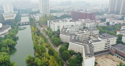 一、2026年到底多少分能上南昌大学？先说结论：2026年的录取分数线，参考2