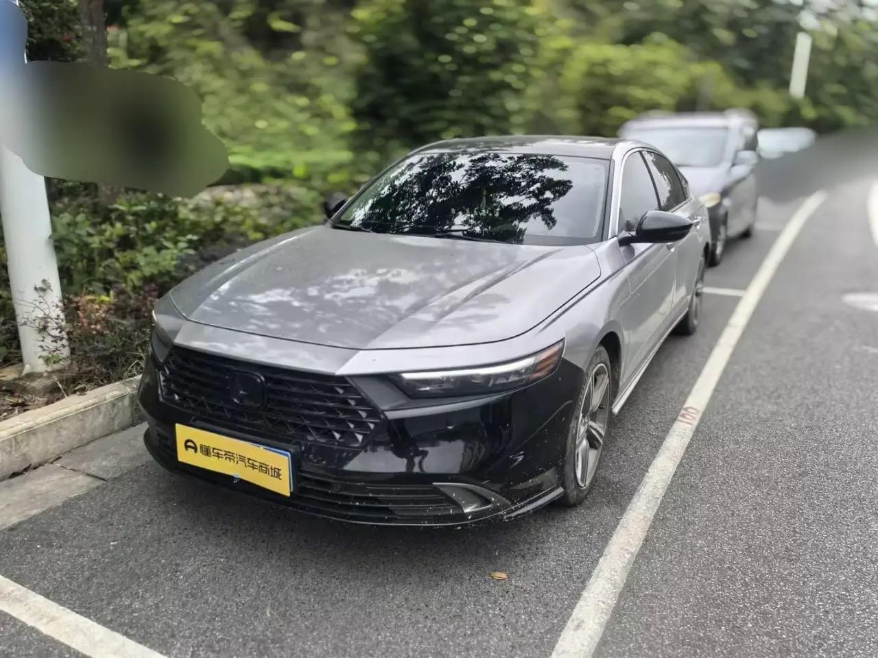 买二手车时，“找熟人”常被视为一条捷径。朋友或亲戚的车，知根知底，感觉上避免了事