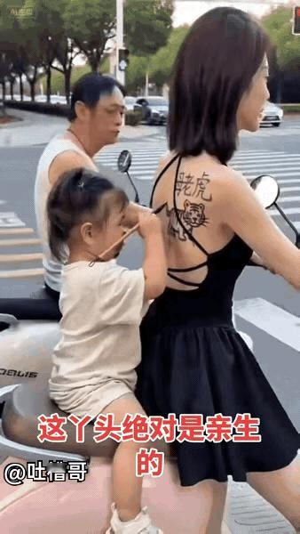 聪明的宝宝学以致用这下妈妈出名了婴儿聪明天赋有能力聪明孩子