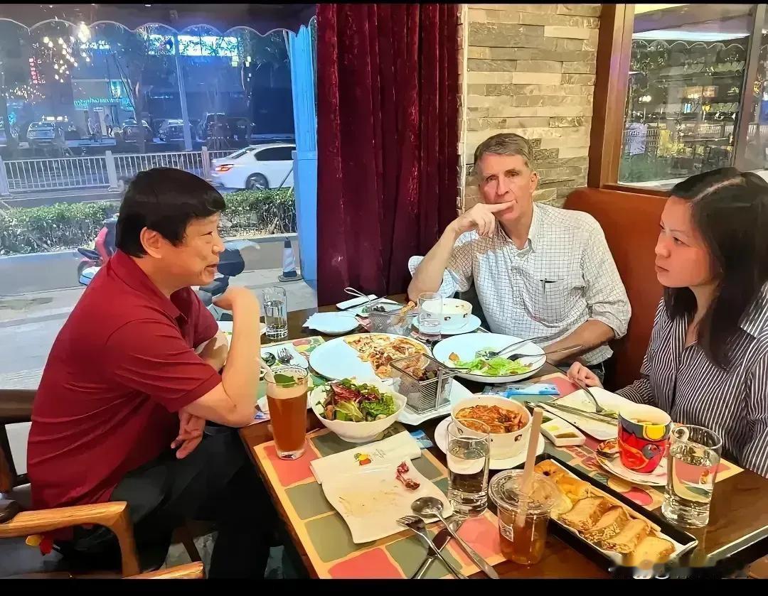 美国《纽约时报》驻京记者王月眉被驱逐出境，老胡认证的含金量快赶上日本外务省？据