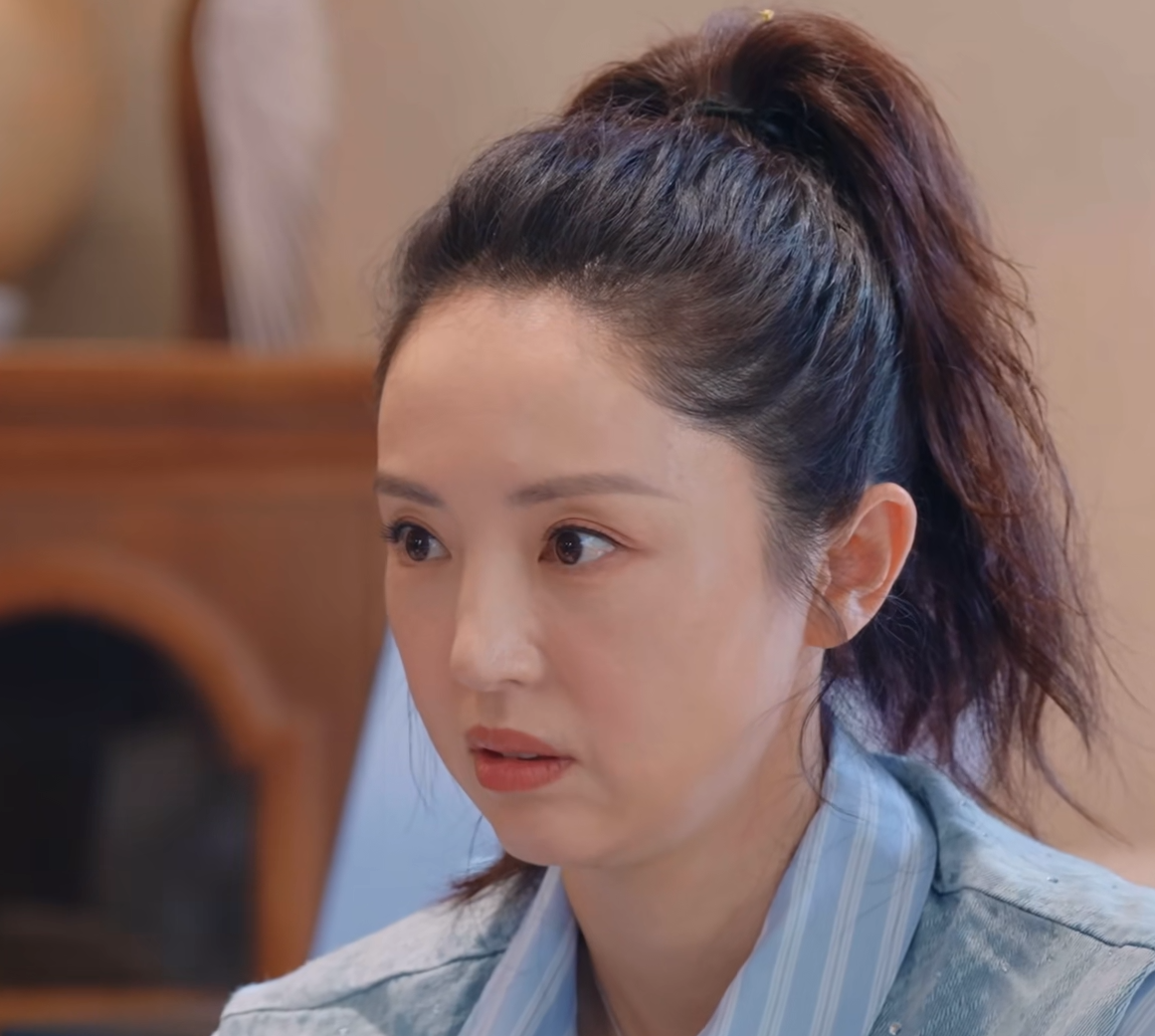 董璇和张维伊筹备自己婚礼的宴席时，强烈要求有东北菜，例如蘸酱菜，特别点名“干豆腐