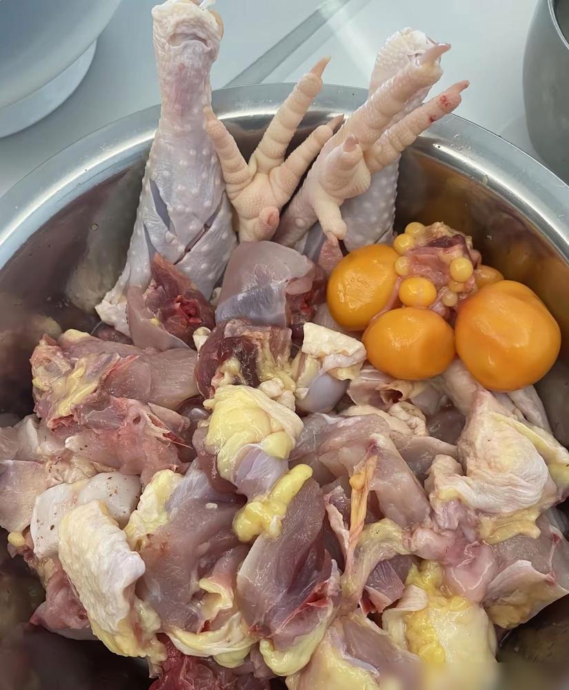 这样的亲戚还能来往吗？前些天几个亲戚来我婆婆家吃饭，有钱的都是空手开车过来什