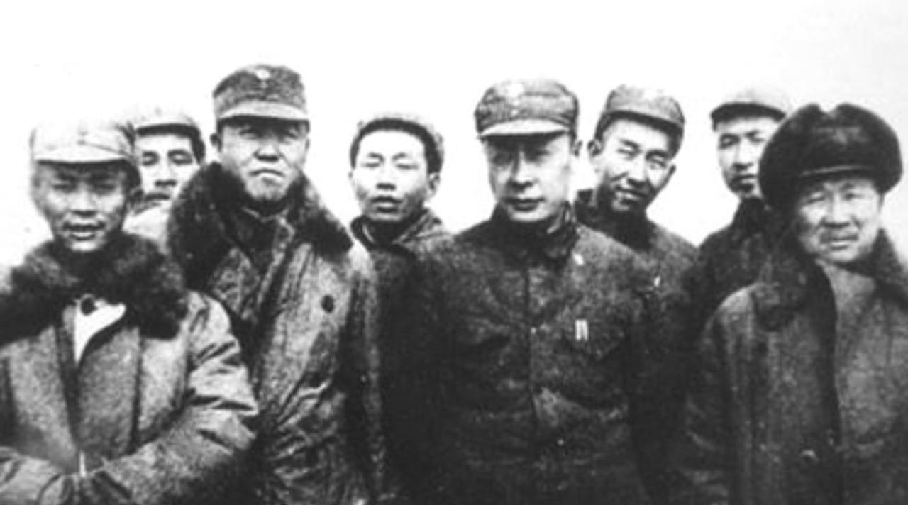 1939年春，新四军第一支队陈司令正在办公，突然听到一阵嘶鸣声。他循声而去，只见