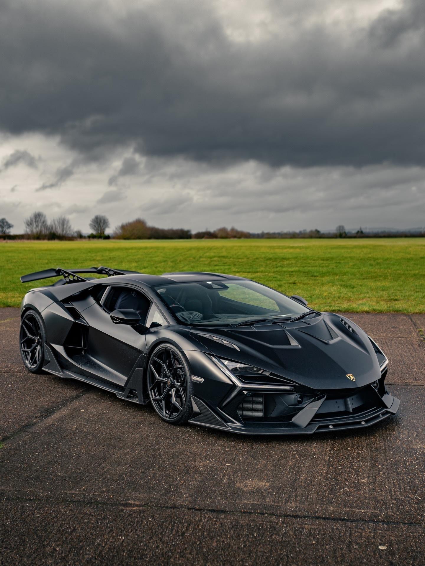 我觉得没有比这组照片更适合加上标题来谈论这可能是什么蝙蝠侠会驾驶的东西了？😂开