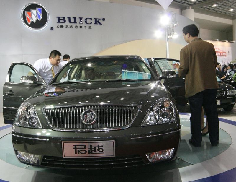 预算25万，选君越还是帕萨特，得好好琢磨。动力上，君越全系2.0T，237匹马