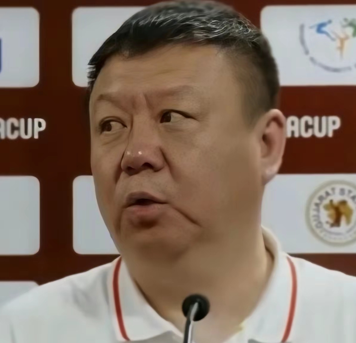 中国U18男篮主帅王建军谈错失冠军！此次中国U18男篮在冠军战中，遗憾不敌澳大利亚，错失冠军。王建军