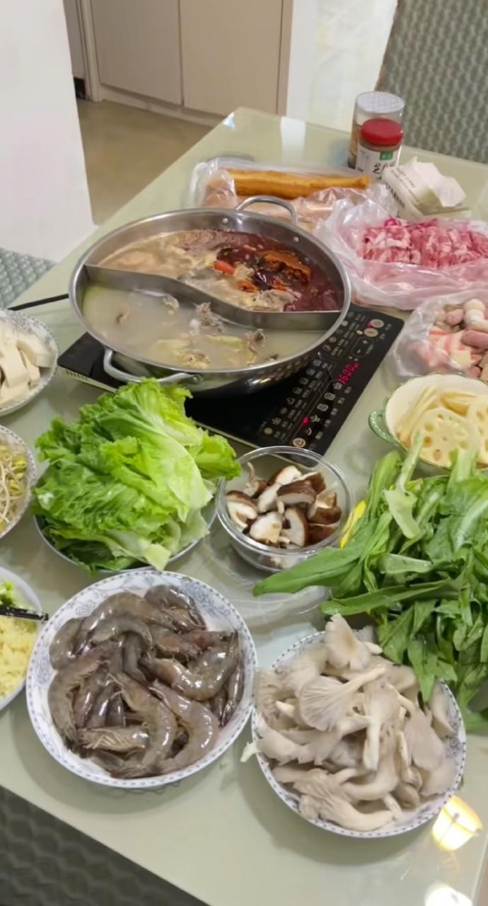 电磁炉不能放在普通玻璃桌面、铁质桌面上用