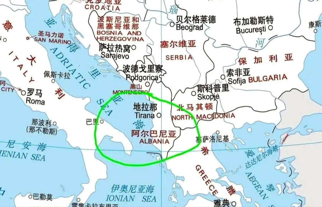记得上小学的时候地理课本上有一篇是介绍阿尔巴尼亚的，阿尔巴尼亚被誉为欧洲社会主义