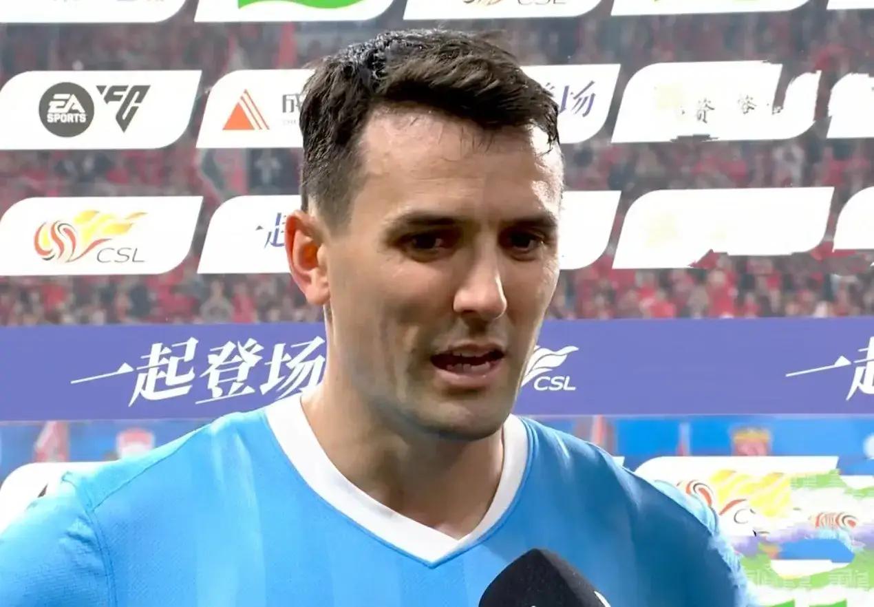 周定洋不适合深圳新鹏城！在成都蓉城周定洋是中超顶级中场，到了深圳新鹏城可能他很难