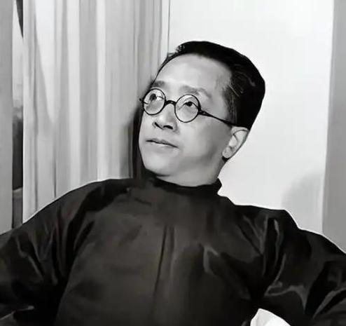 1962年，71岁胡适突然倒地身亡。葬礼当天，妻子江冬秀哭着问长子：