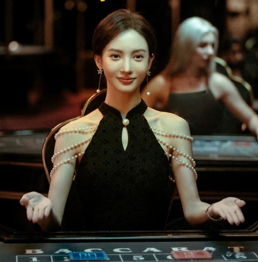 金晨驾车发生事故后肇事逃逸，让助理顶包。个中事情很不简单，并不是单纯的顶包和肇事