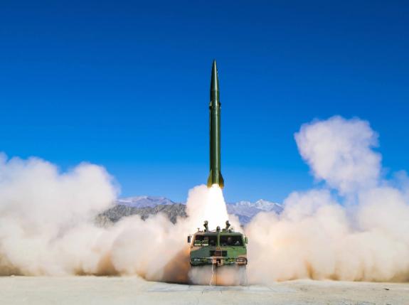 ·15分钟，日本全境覆盖！高市早苗刚拒绝撤回言论，《解放军报》的“战争檄文”就