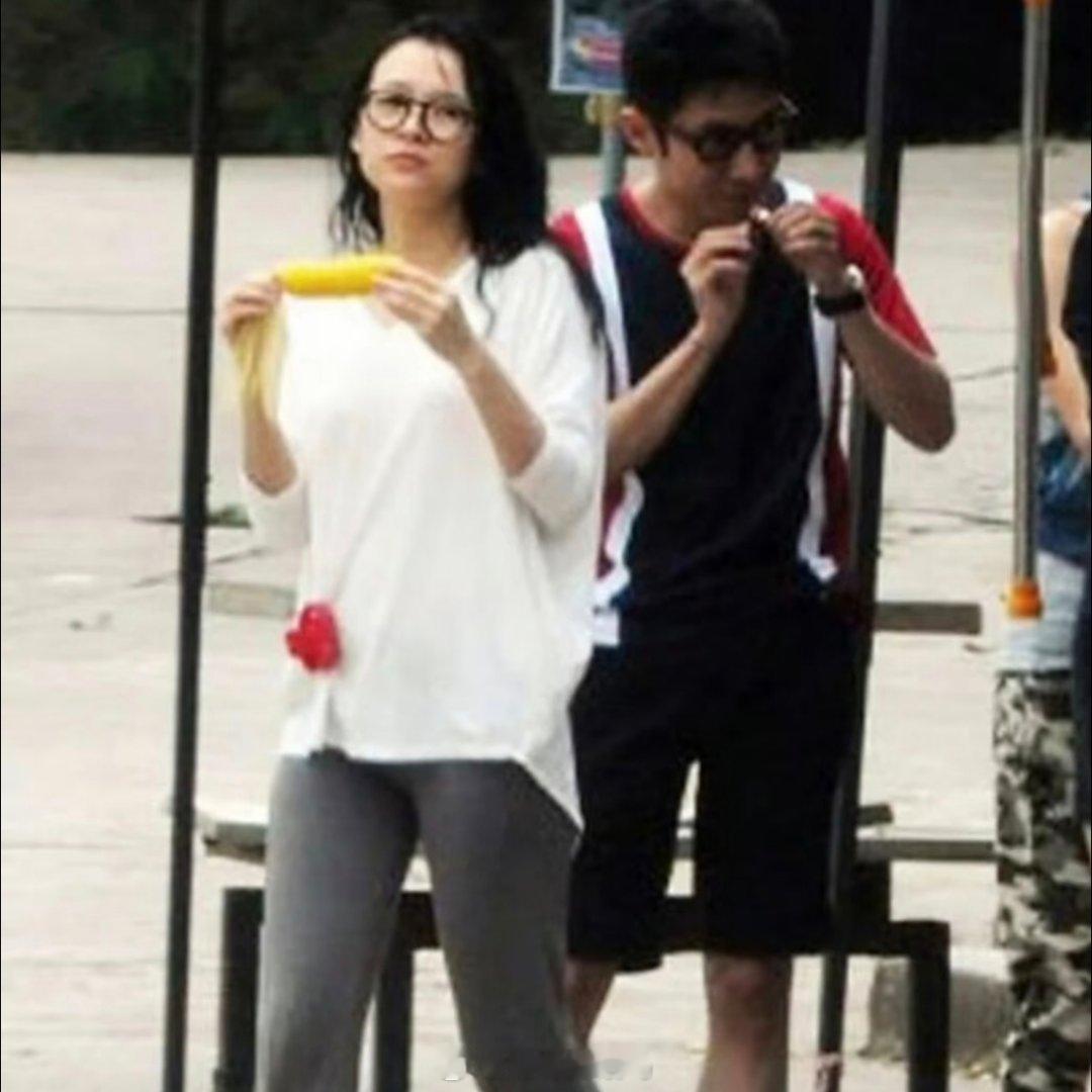 当年，撒贝宁和国际巨星分手后，娶了加拿大妻子李白，有一次，两人吵架了。李白说：“