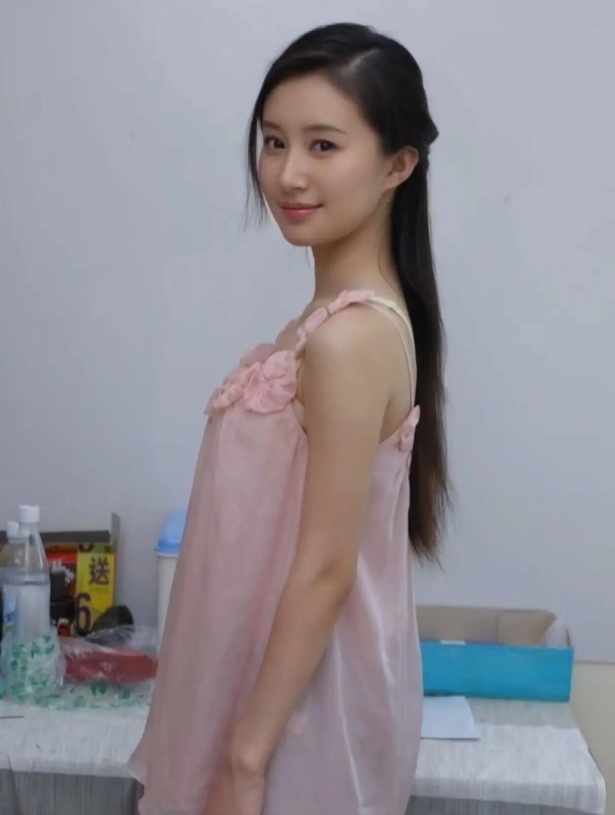 这是傻妞？怎么变成这样了第一眼真的没认出来居然是舒畅早期真的太惊艳了