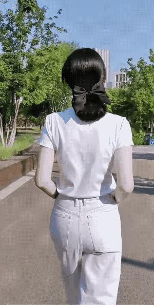 小姐姐这身材也太好了，背影杀！