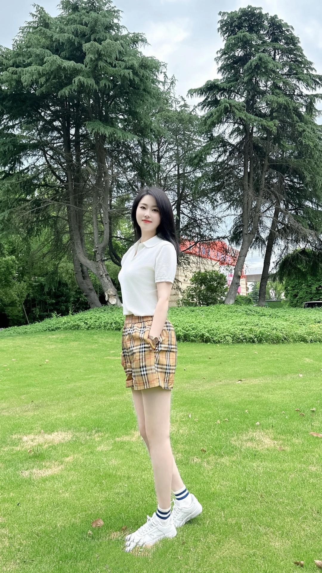 慢慢走，沿途都是风景！有哪些美女让人过目难忘？美女的美丽体现在何处呢？你心中
