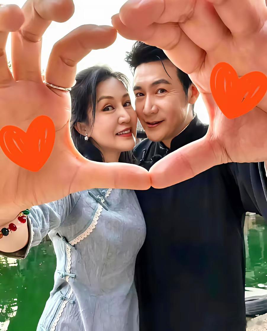 陆毅不接烂片，不是他挑，是他老婆撑得住。​鲍蕾不炒股、不炒房、不跟风，就买静安和