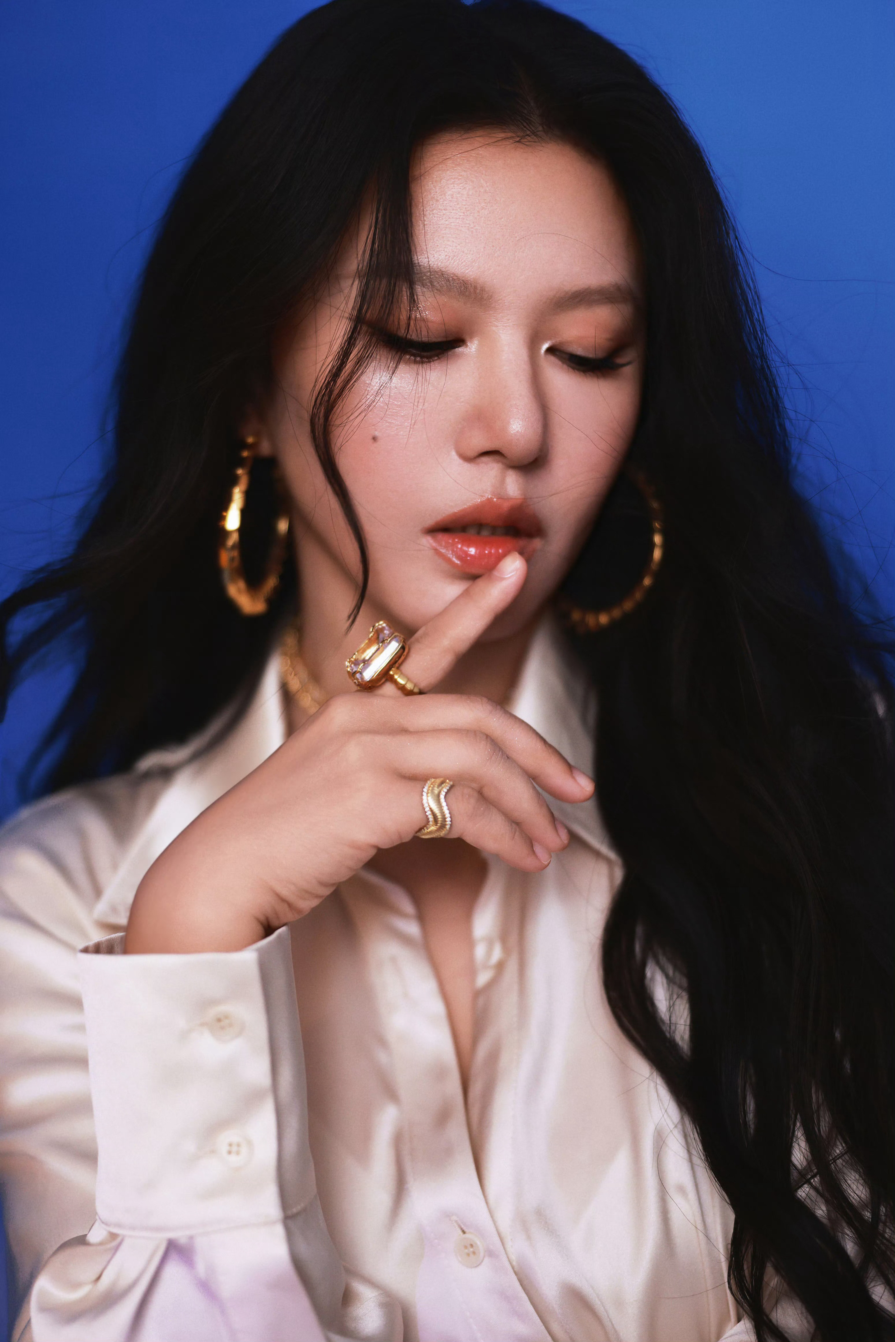 谭维维👠weiwaylook2025红丝袜造型​​​