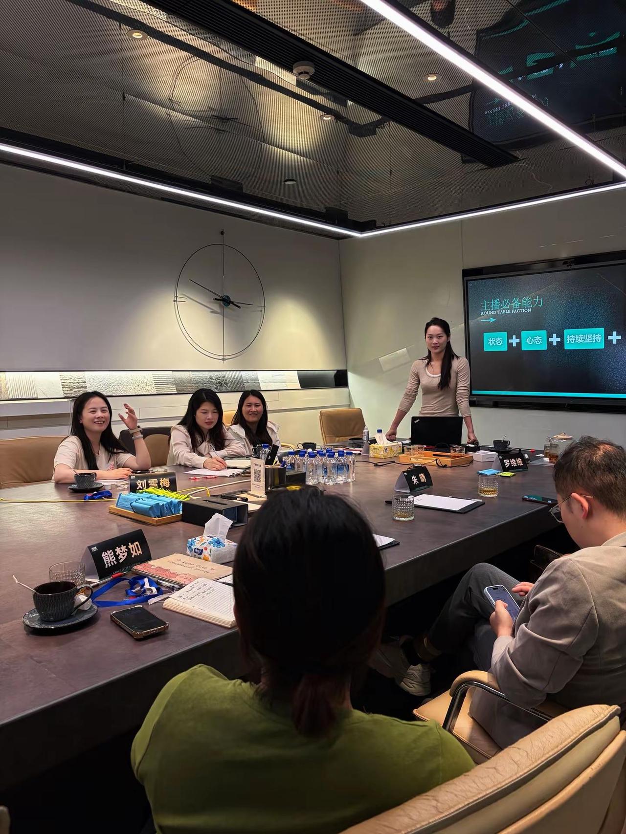 2026年3月30日我做了我小时候最不喜欢的工作，就是老师，因为我的成绩从来没