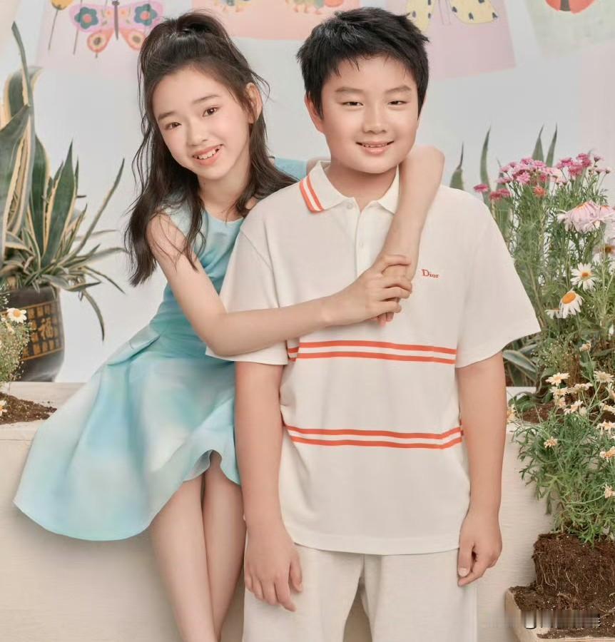 佟大为儿子和董璇女儿，合体封面照曝光！5月29号，佟大为的小儿子佟知轩，和