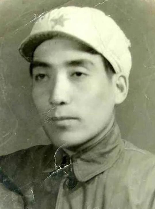 1952年，志愿军师长回国治病，给他看病的女医生说，她和恋人潘田失散8年了。师长