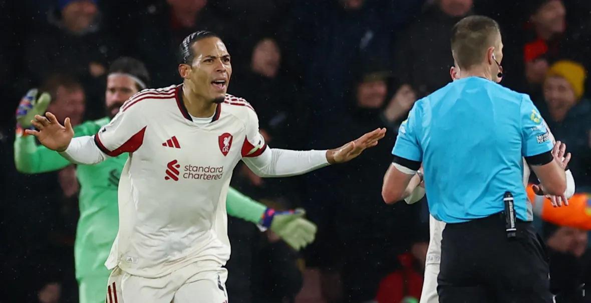 伯恩茅斯3比2利物浦塞门约转会去曼城了，伯恩茅斯还有8个伤员，包括主力克鲁伊维