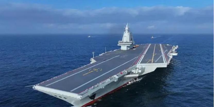 别开枪，是我！2025年6月10日报道，卫星地图显示美国航母“尼米兹”号继续在南