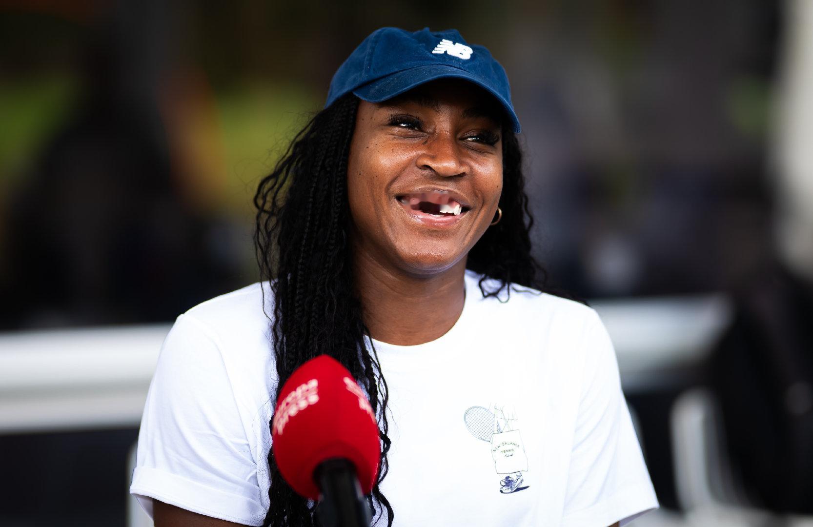 WTA1000马德里站今日赛程📅下半区第二轮比赛开打，郑钦文再战肯宁，张帅对阵