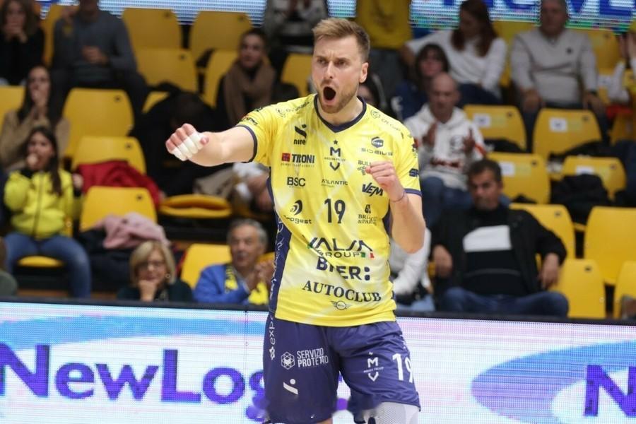 排球转会动态2月19日，据意大利媒体报道，意超摩德纳男排下赛季将从土超加拉塔萨