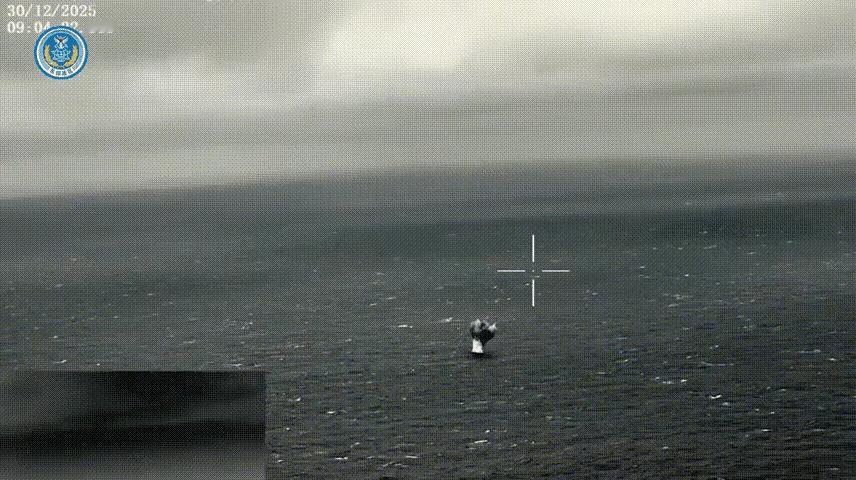 真的有点不敢相信自己的眼睛了，这可是飞行了上百公里的远程火箭炮！图为我军公布