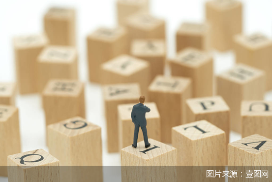 多地持续出清, 高压下的小贷“生死局”