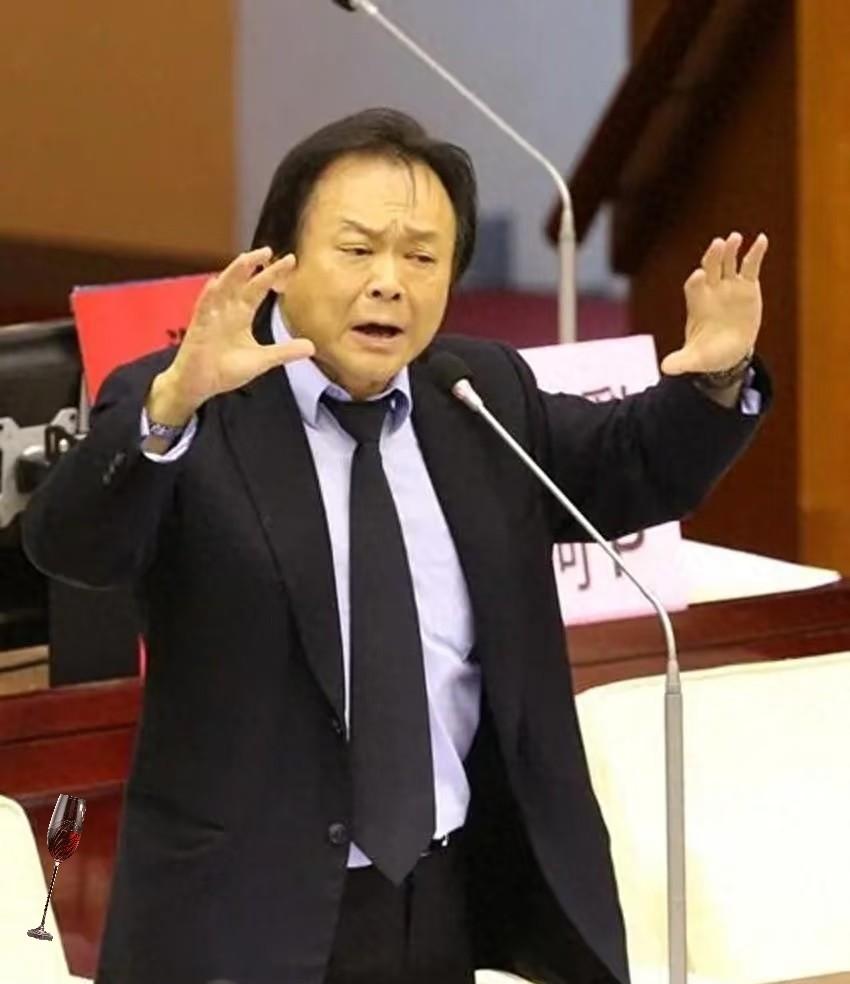 这下瞒不住了，现在全国人民都知道了！王世坚说要去大陆，民进党立马跳脚骂他“变节”