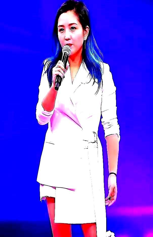 赫子铭翻红了，欠了8年的抚养费还是没给。法院2018年判的每月1.2万，至