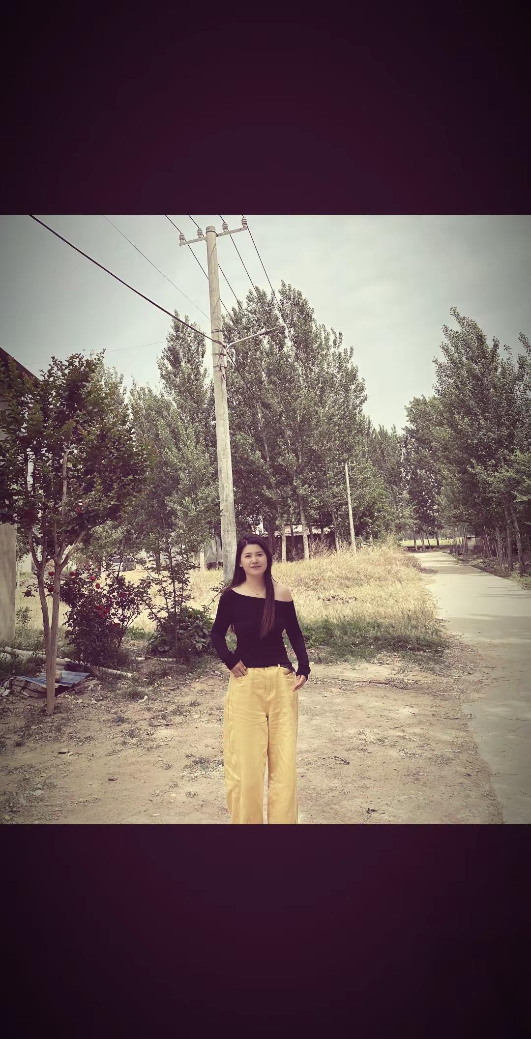 隔壁阿姨给小王介绍了对象说他单位的小张长得真漂亮哈哈哈哈哈哈哈哈