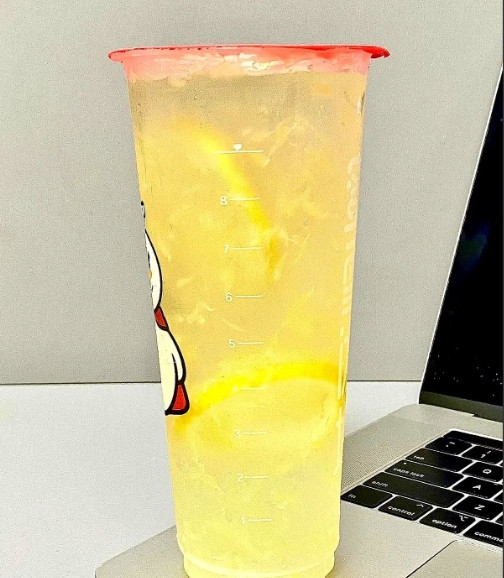 蜜雪冰城员工看了想辞职：学会这招，再也不用为捶柠檬付费！附家庭版吨吨桶升级配方～
