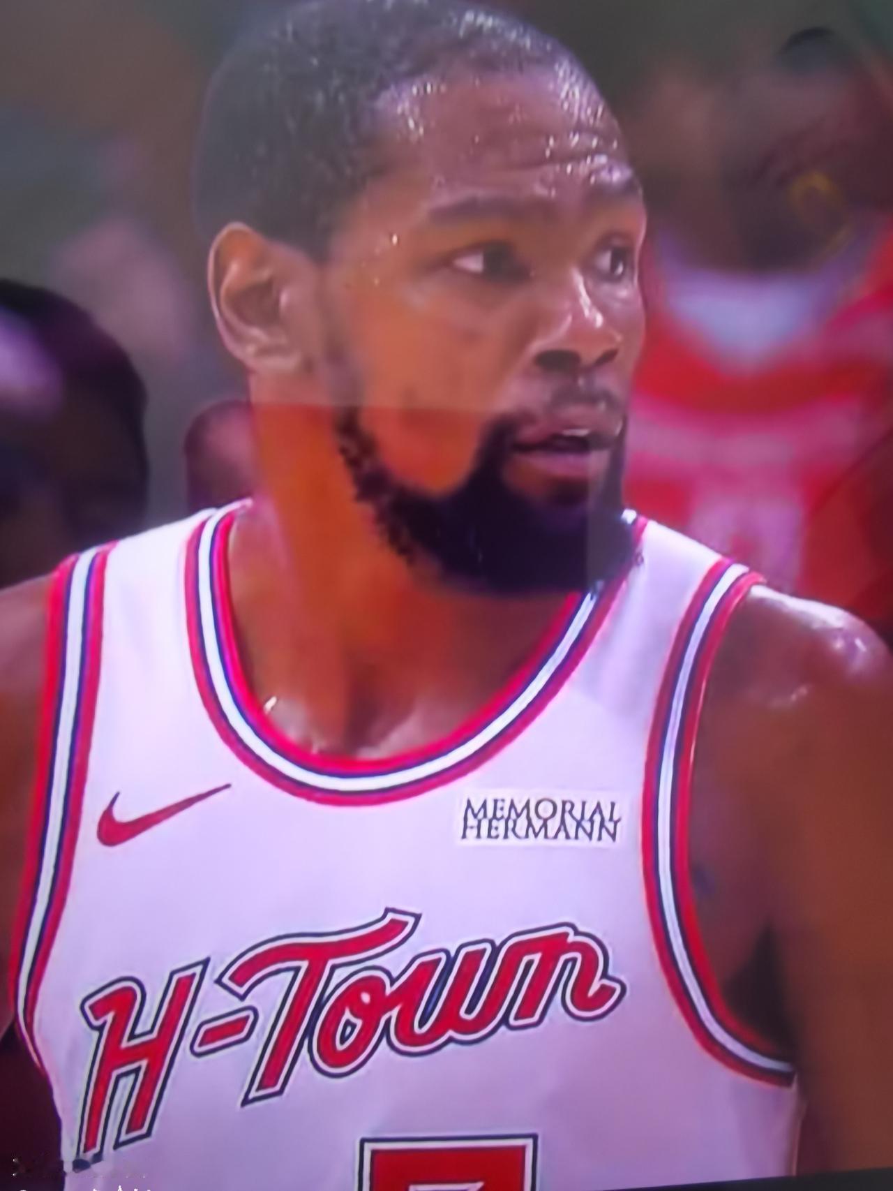 老杜一分钱都没多拿火箭主场113-102，战胜76人，8连胜