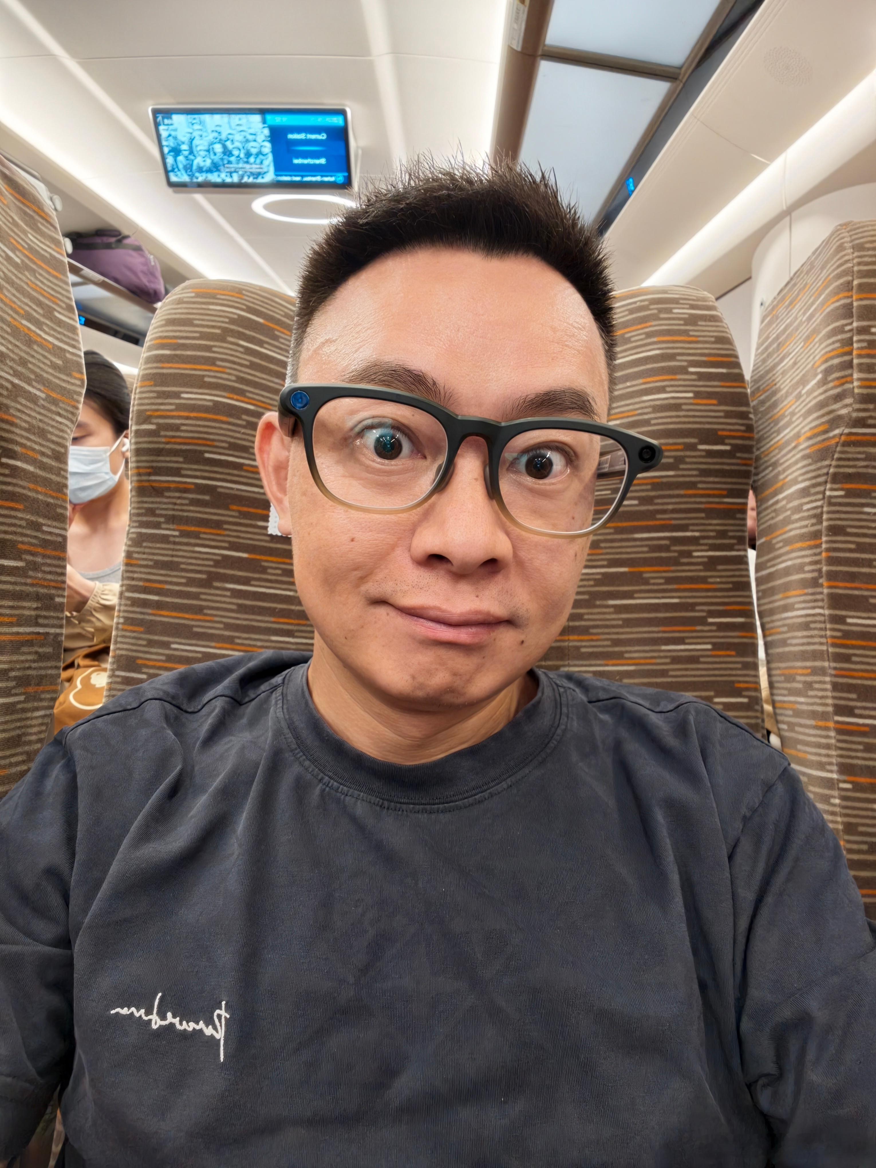 车上就是好睡又睡着了不过没错过站下一站下[大笑][大笑]​​​