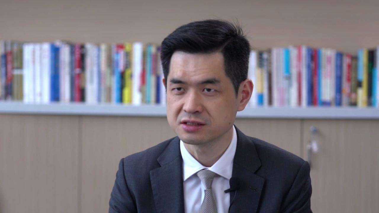 摩根士丹利邢自强建议将农民退休金逐步提升到1000元来促进消费，是否有可行性？在