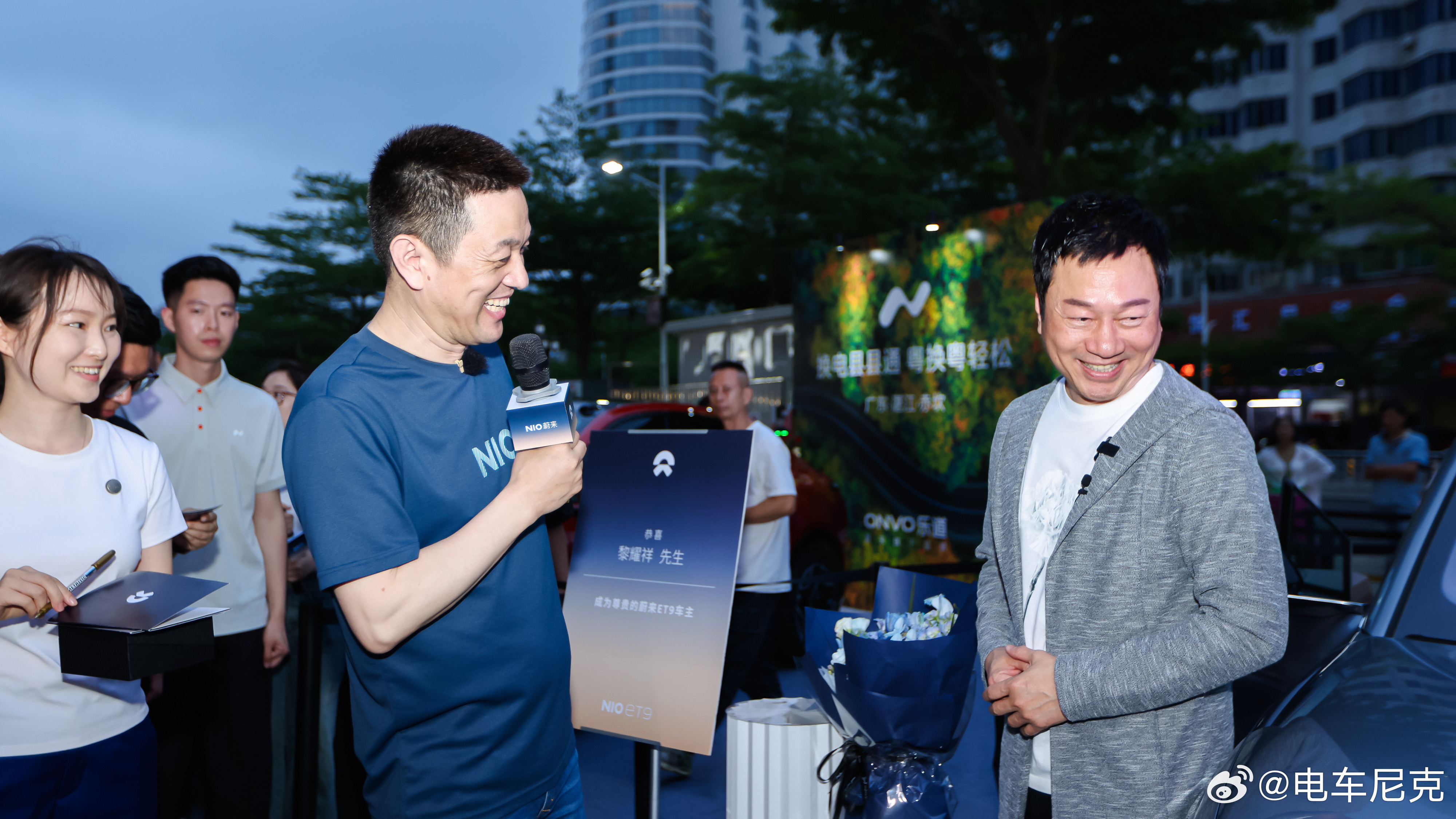 恭喜中国香港TVB著名演员黎耀祥先生成为蔚来ET9车主，今天在湛江赤坎换电站给他